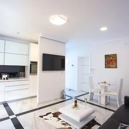 Arion - Four Bedroom With Terrace And Swimming Pool