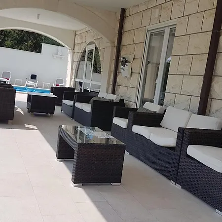 Villa Arion - Four Bedroom With Terrace And Swimming Pool Mokošica