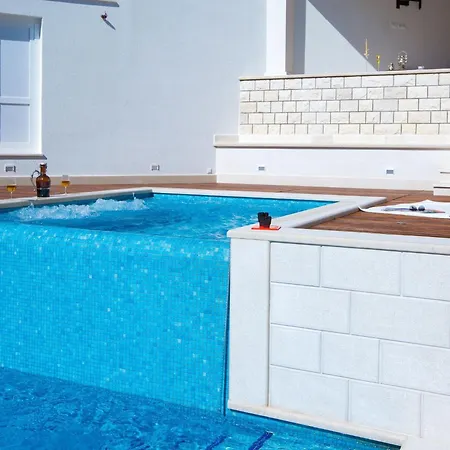 Villa Arion - Four Bedroom With Terrace And Swimming Pool *