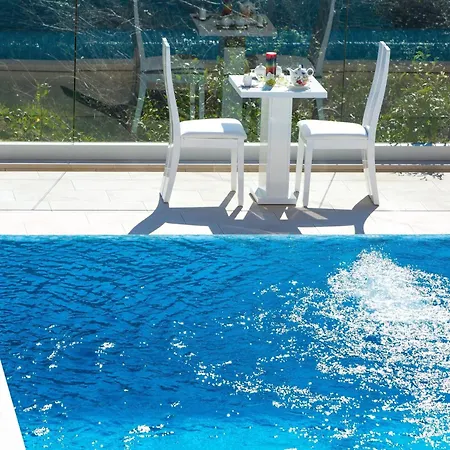 Vila Arion - Four Bedroom With Terrace And Swimming Pool