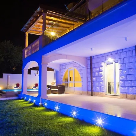 Arion - Four Bedroom With Terrace And Swimming Pool Villa Mokosica
